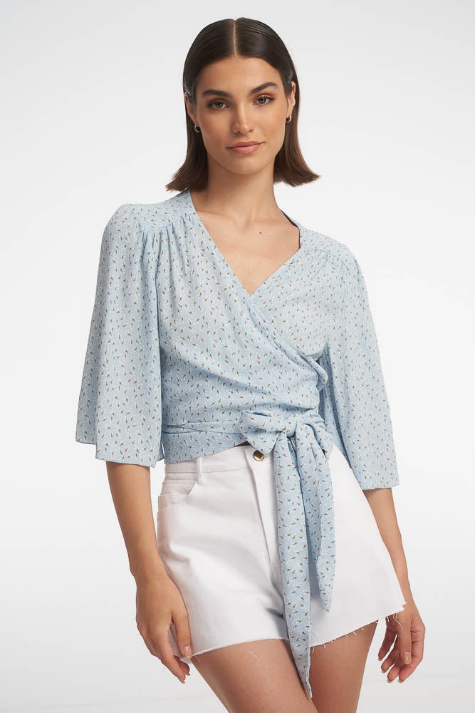 Casey Wrap Top / Sky Blossom