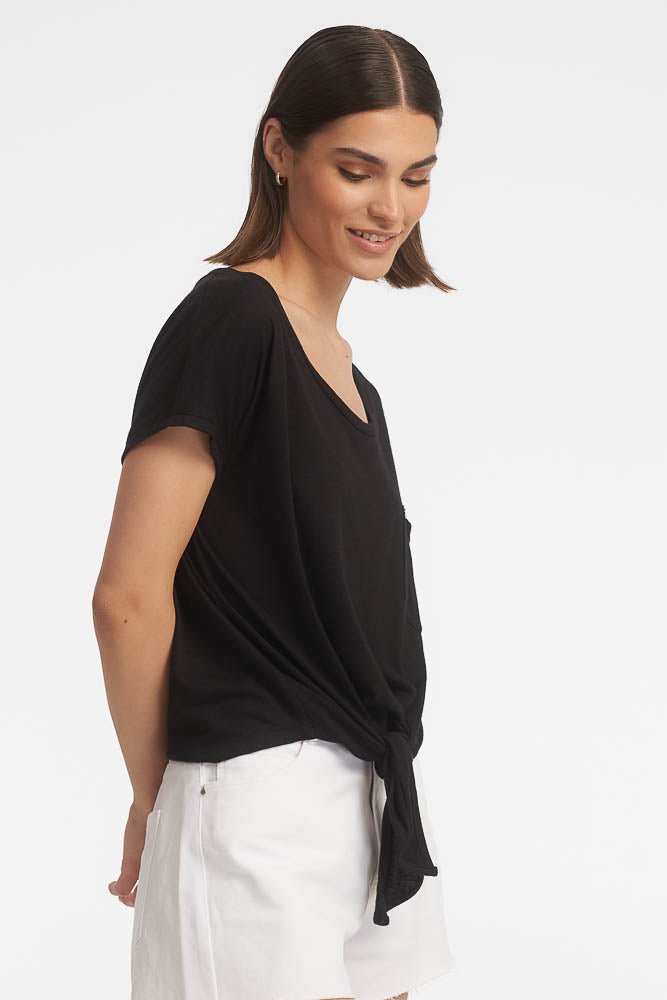 Darlene T-shirt / Black - Image 2