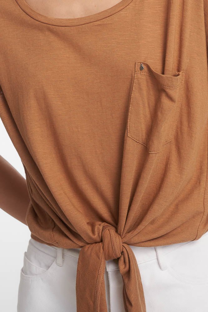 Darlene T-shirt / Ebony - Image 4